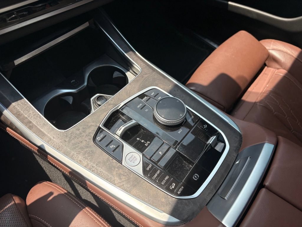Used 2024 BMW X7 M60i AWD/4WD image 19