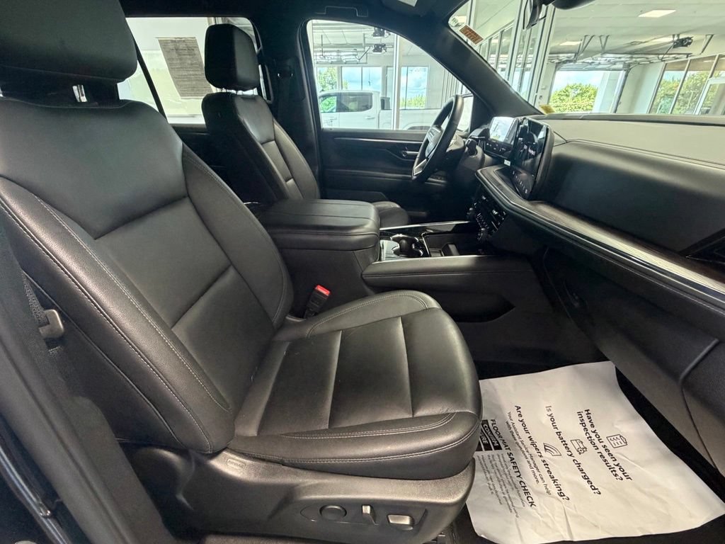 Used 2025 Chevrolet Tahoe LT AWD/4WD image 45