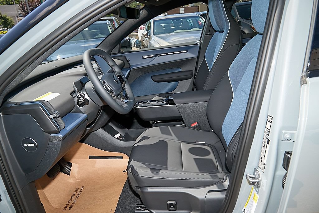 New 2026 Volvo EX30 Plus AWD/4WD image 14