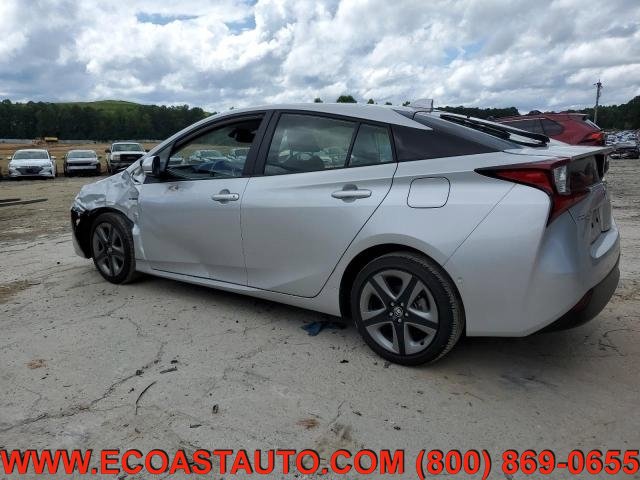 Used 2021 Toyota Prius XLE FWD image 2