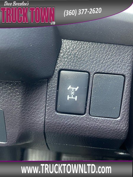 Used 2017 Toyota RAV4 LE w/ All Weather Liner Package AWD/4WD image 19