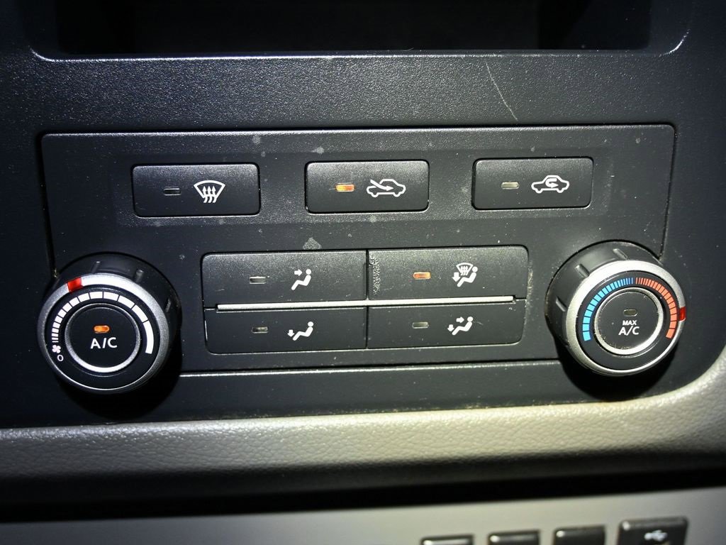 Used 2020 Nissan NV 2500 S image 24