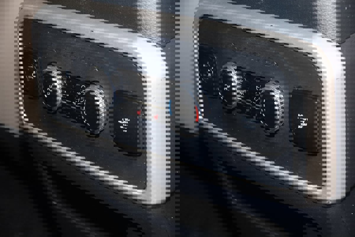 Used 2022 Ford Expedition Max Limited image 16