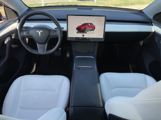 Used 2025 Tesla Model Y Long Range RWD image 9