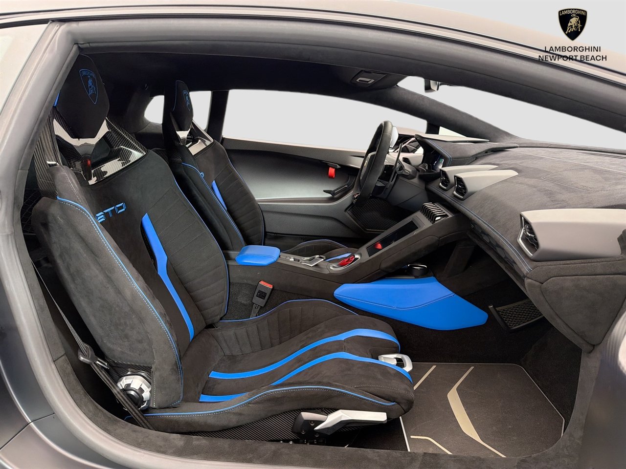 Used 2024 Lamborghini Huracan STO RWD image 50