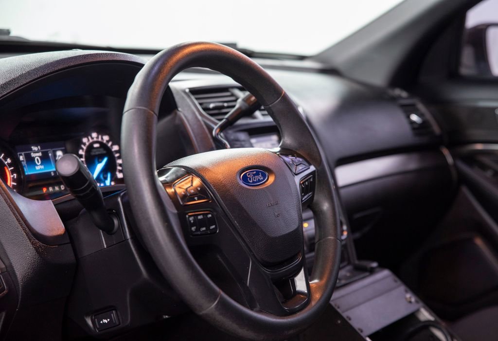 Used 2017 Ford Explorer 4WD Police Interceptor w/ Ultimate Wiring Package image 18