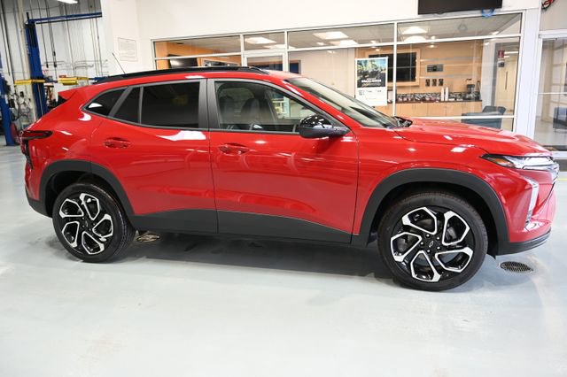New 2026 Chevrolet Trax RS w/ Driver Confidence Package FWD image 4