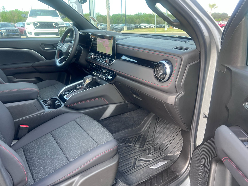 Used 2024 Chevrolet Colorado Z71 w/ Z71 Convenience Package 2 image 16