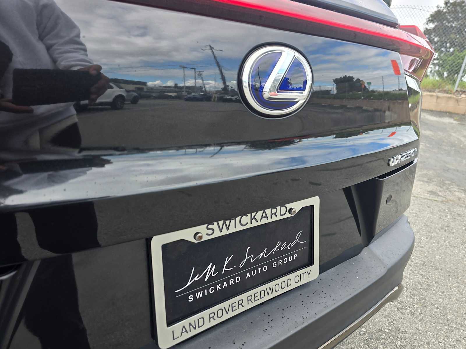 Used 2022 Lexus UX 250h F Sport w/ Accessory Package (Z2) image 16