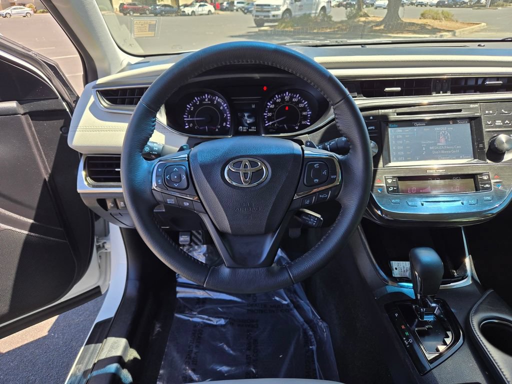 Used 2018 Toyota Avalon XLE Premium FWD image 12