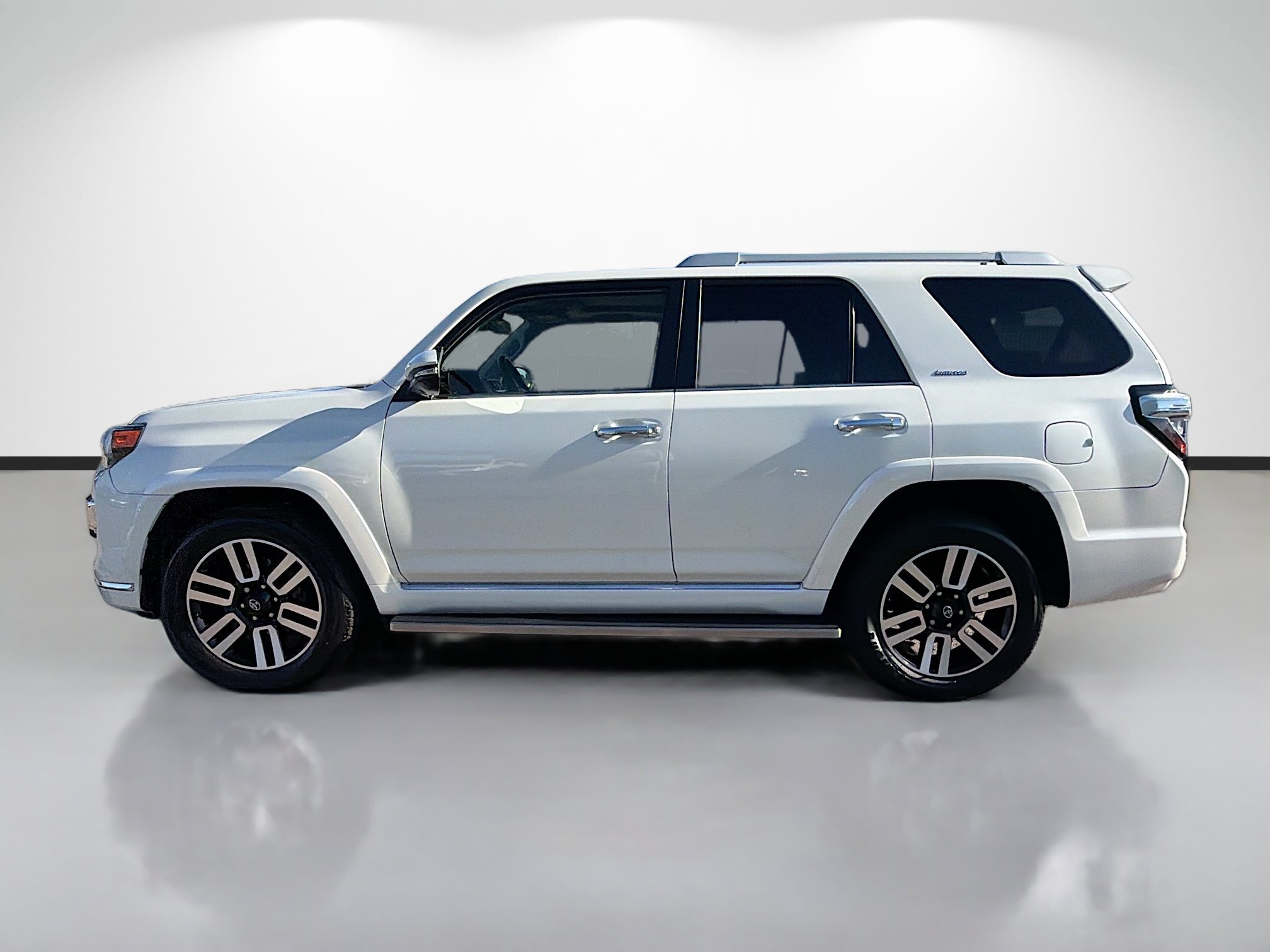 Used 2023 Toyota 4Runner Limited AWD/4WD image 6