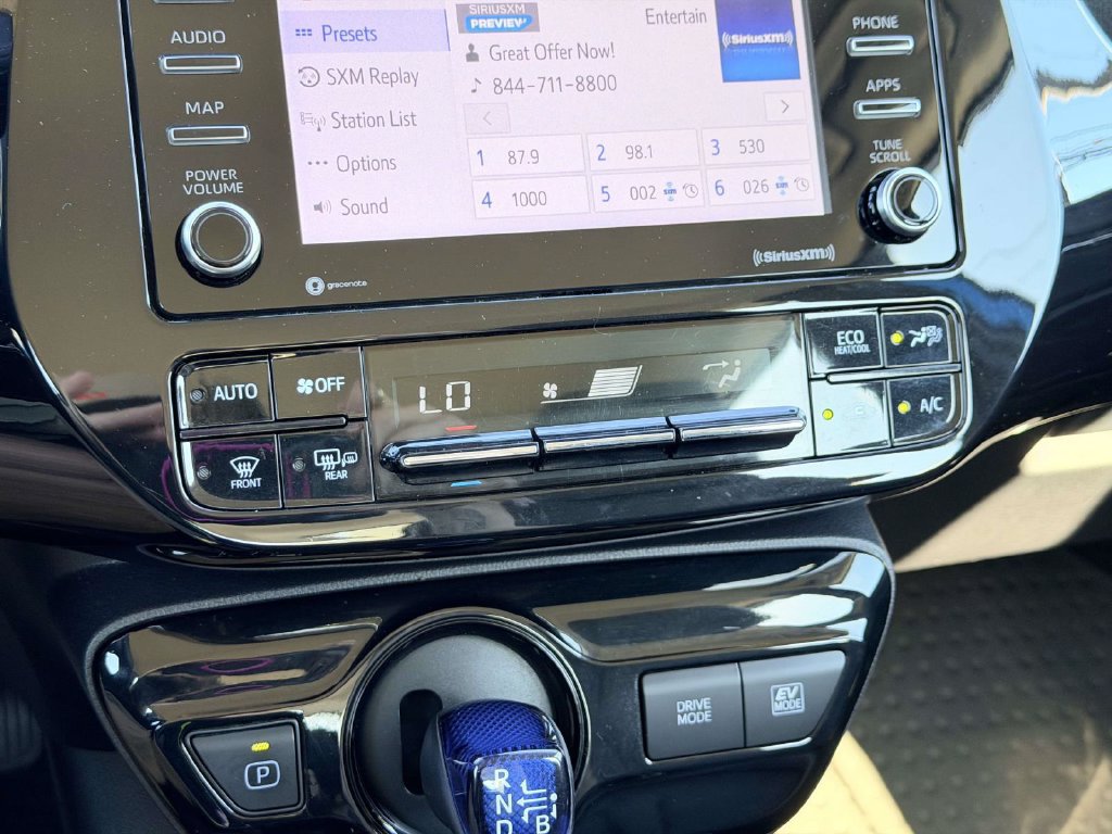 Used 2022 Toyota Prius XLE AWD/4WD image 5