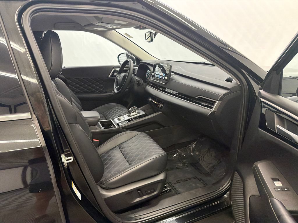Used 2024 Mitsubishi Outlander SEL FWD image 15