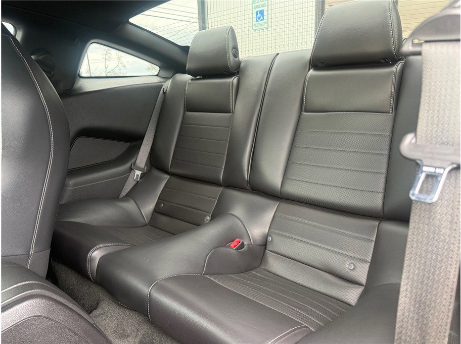 Used 2013 Ford Mustang GT RWD image 31