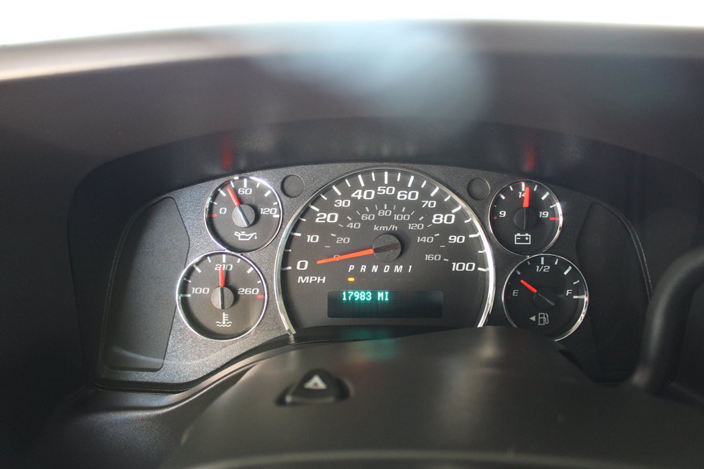 Used 2024 Chevrolet Express 2500 w/ Driver Convenience Package RWD image 26