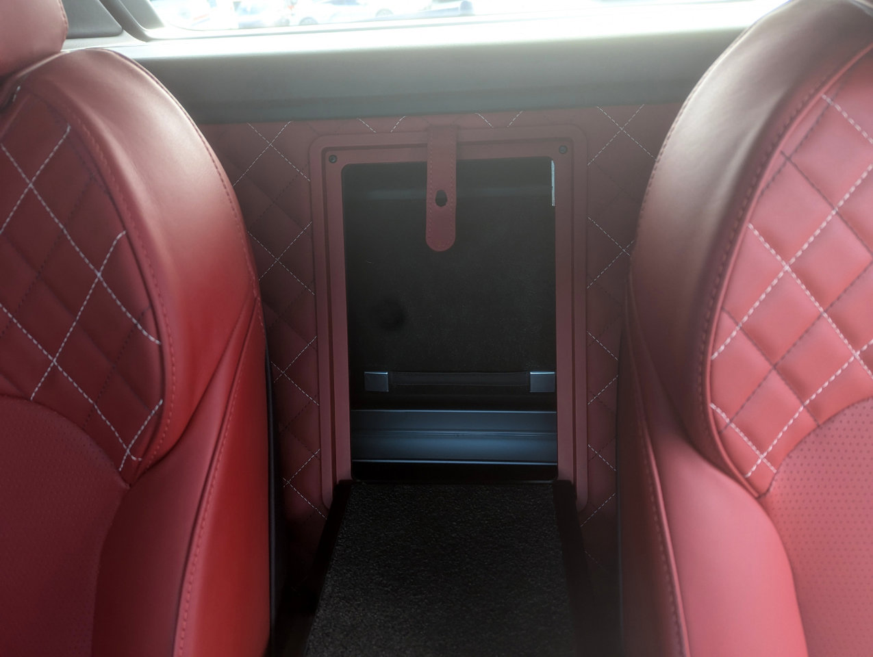 Used 2018 Bentley Bentayga Mulliner image 49