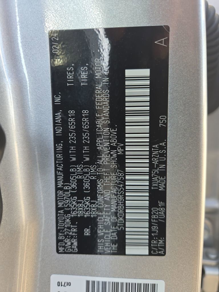 Used 2024 Toyota Highlander LE image 65