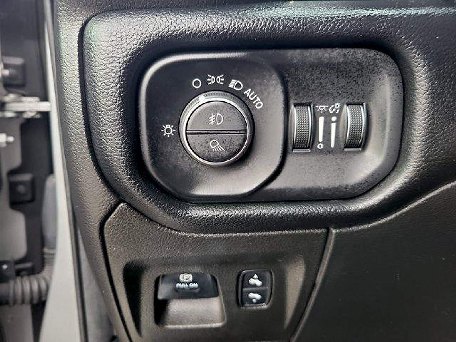 Used 2019 RAM 1500 Big Horn RWD image 30