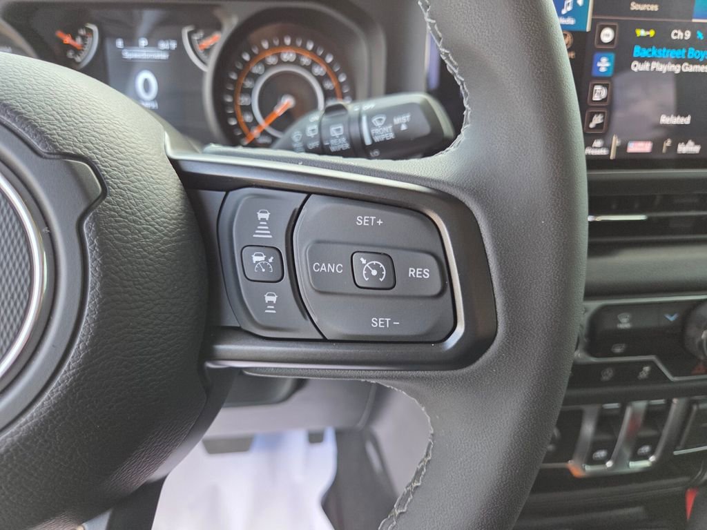 Used 2025 Jeep Wrangler Sport AWD/4WD image 31