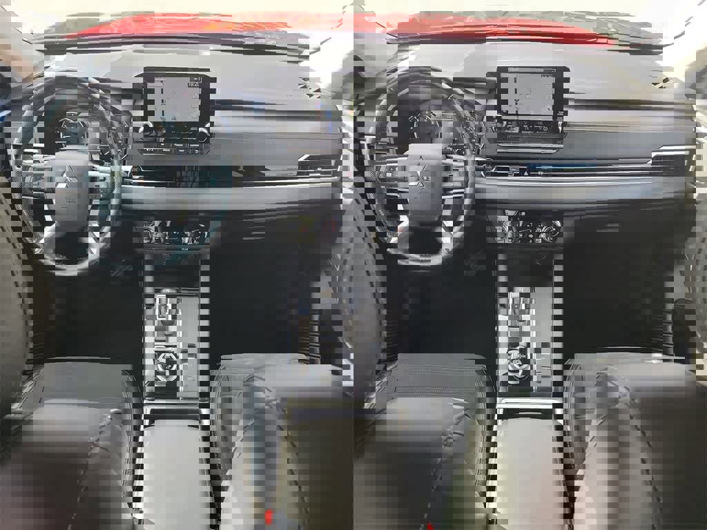 Used 2024 Mitsubishi Outlander SE image 14