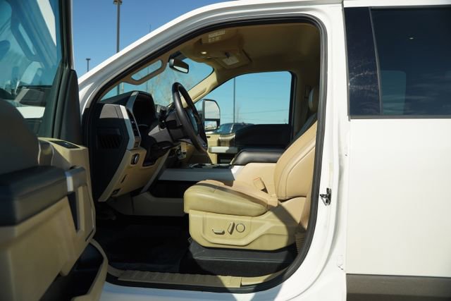 Used 2019 Ford F250 Lariat w/ Chrome Package image 12