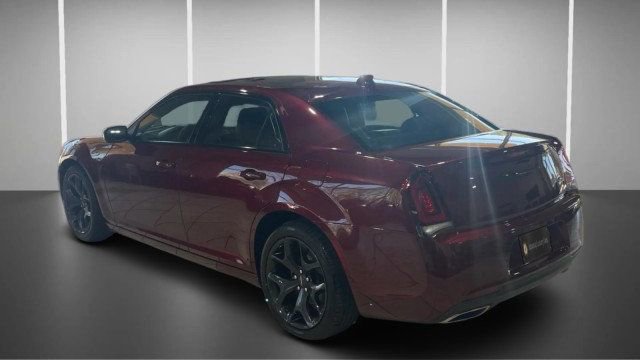 Used 2023 Chrysler 300 S image 5