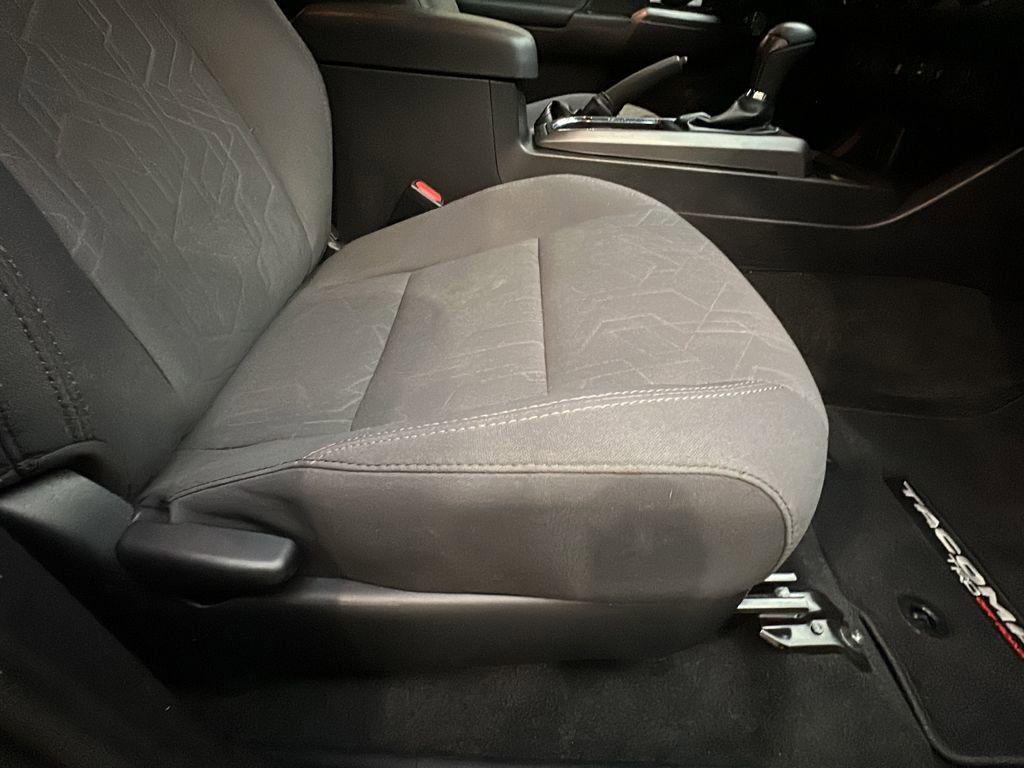 Used 2019 Toyota Tacoma TRD Off-Road w/ Technology Package AWD/4WD image 20