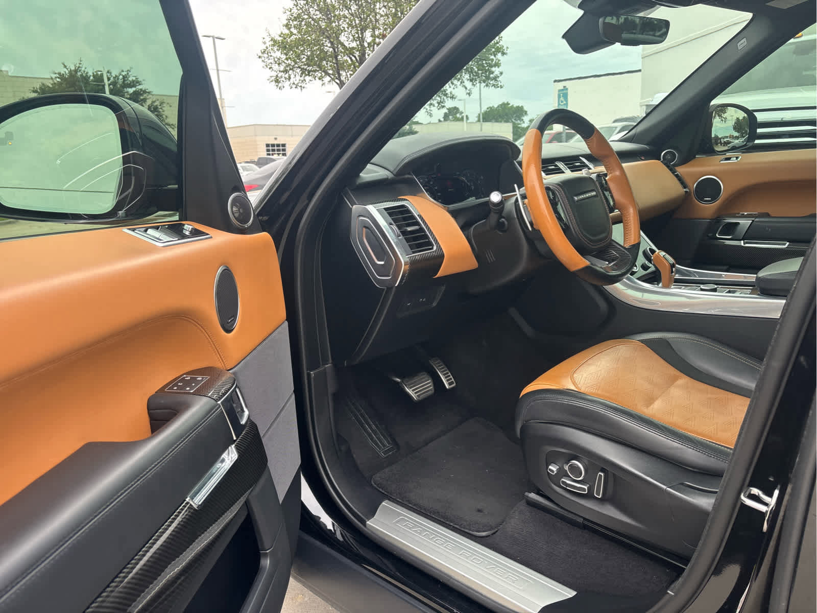 Used 2021 Land Rover Range Rover Sport SVR AWD/4WD image 6