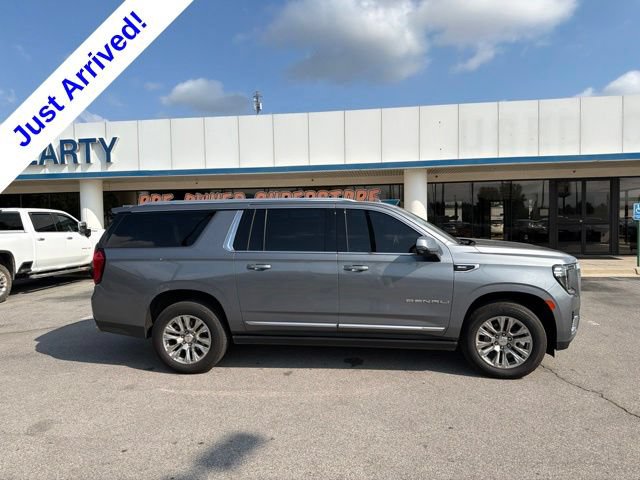 Used 2022 GMC Yukon XL Denali AWD/4WD image 2