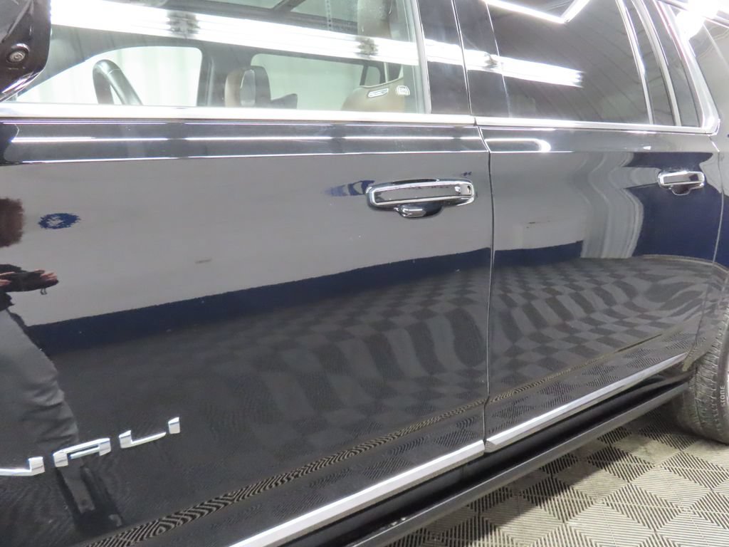 Used 2024 GMC Yukon XL Denali Ultimate AWD/4WD image 41