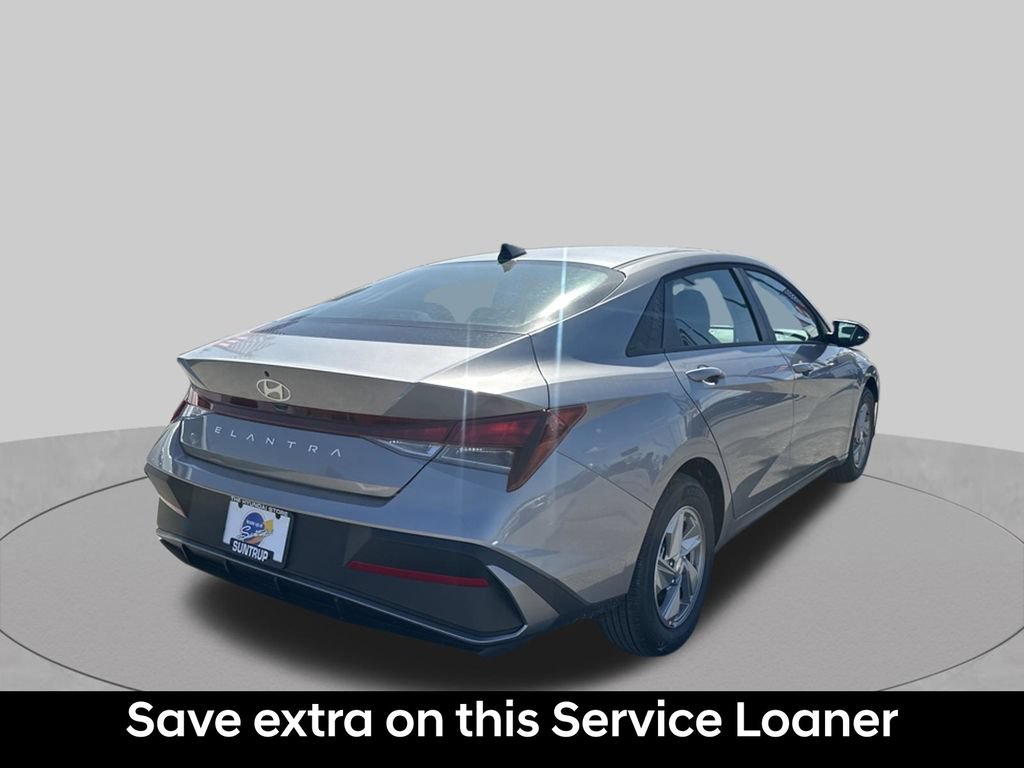 Used 2026 Hyundai Elantra SE FWD image 6