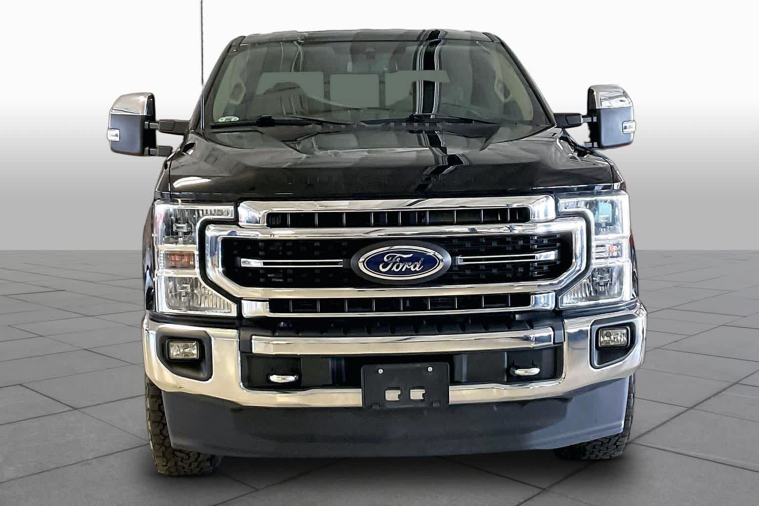 Used 2022 Ford F250 Lariat w/ Lariat Ultimate Package AWD/4WD image 3