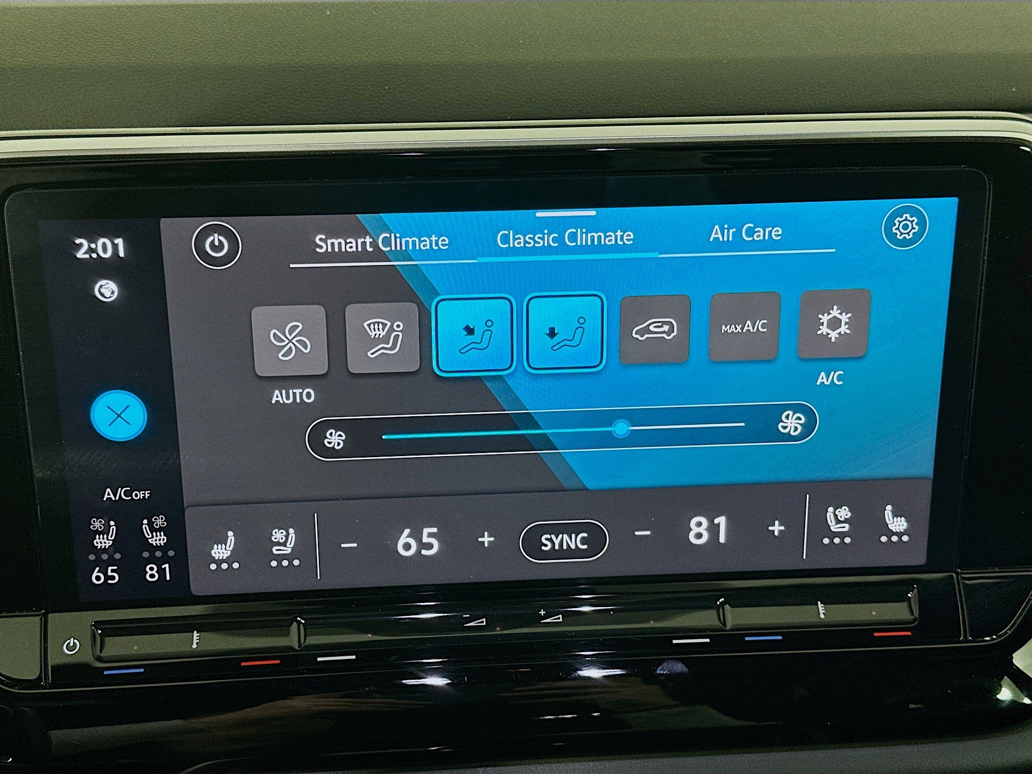 Used 2024 Volkswagen Atlas Cross Sport SE image 24