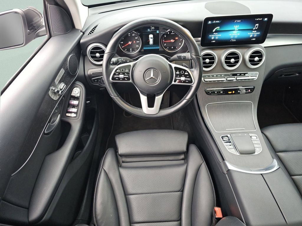 Used 2021 Mercedes-Benz GLC 300 image 4