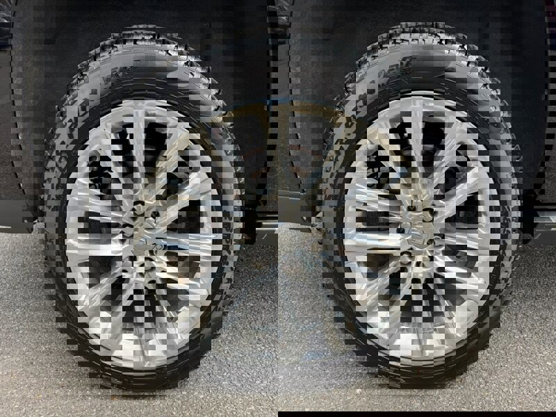 Used 2020 Cadillac Escalade ESV Premium Luxury image 13