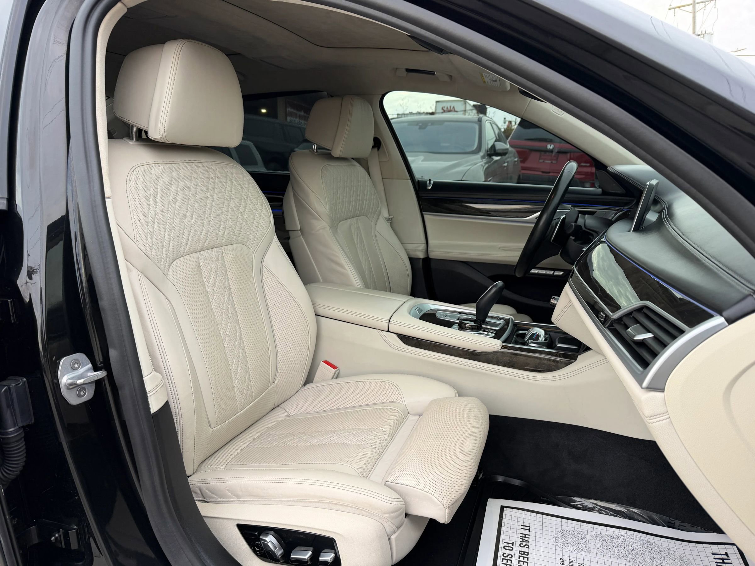 Used 2018 BMW 750i xDrive image 17