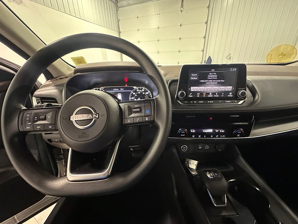 Used 2022 Nissan Rogue SV AWD/4WD image 38