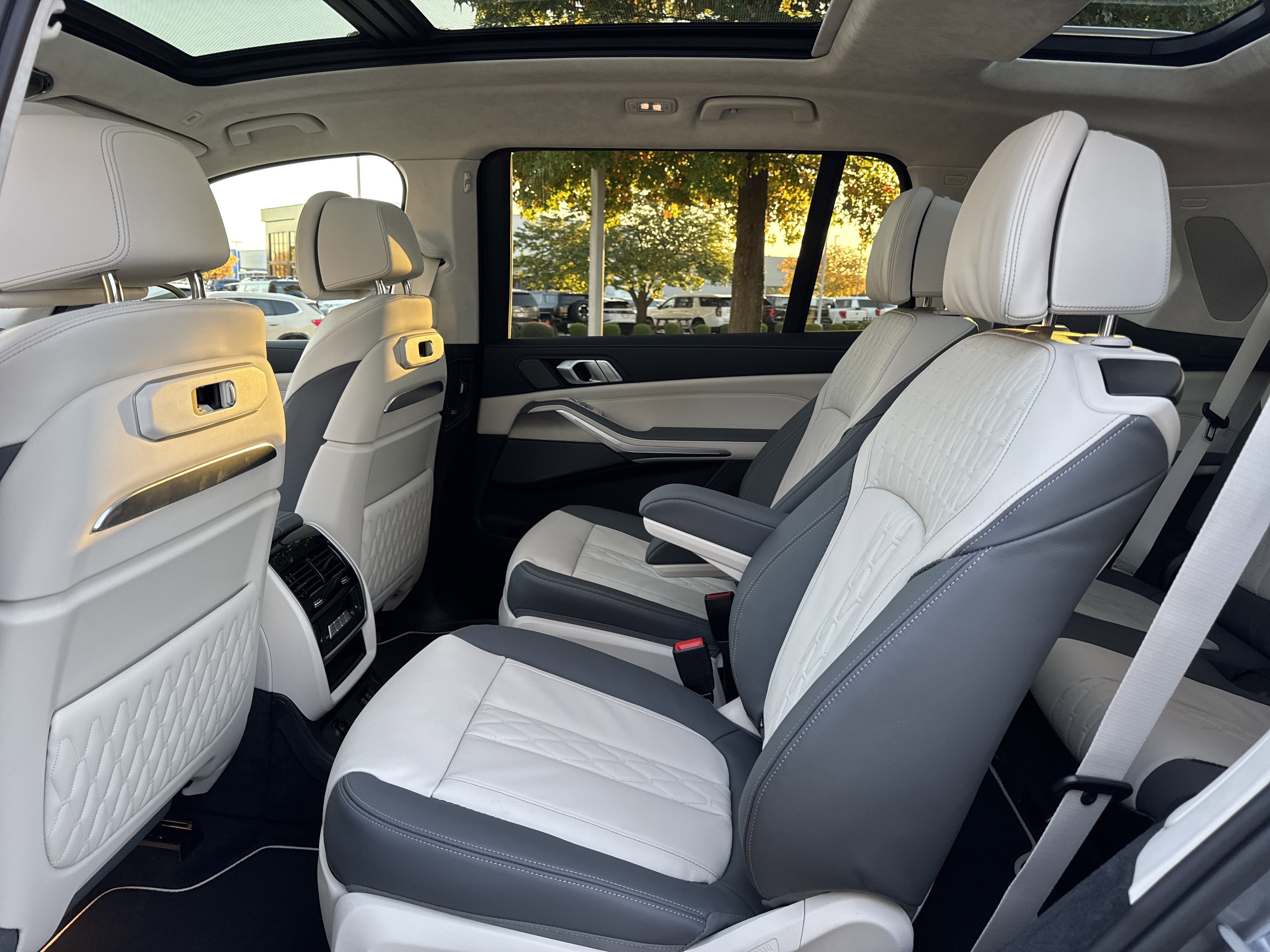 New 2026 BMW X7 xDrive40i w/ Executive Package image 12