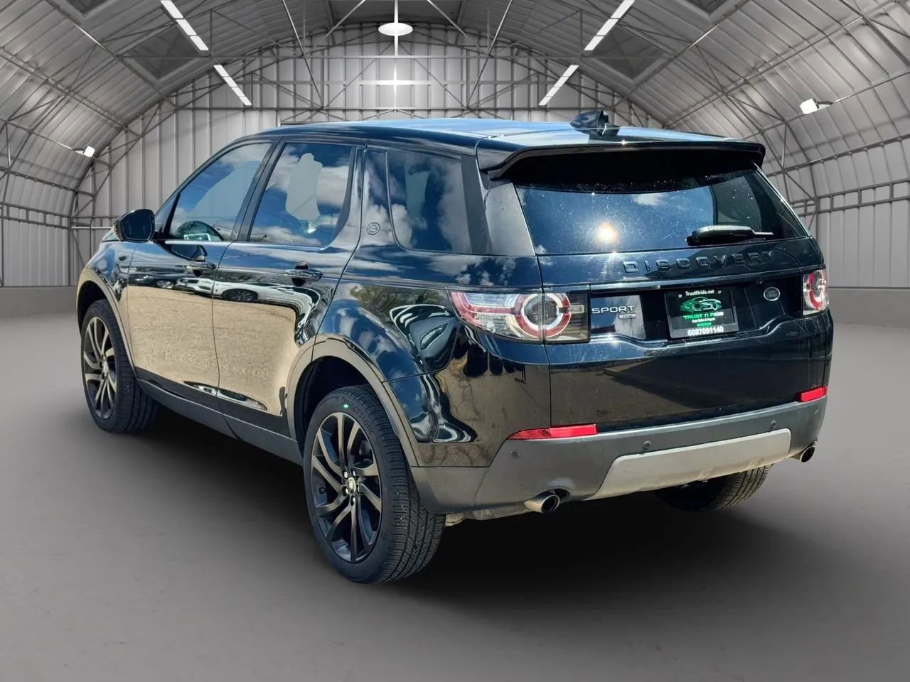 Used 2018 Land Rover Discovery Sport HSE image 5