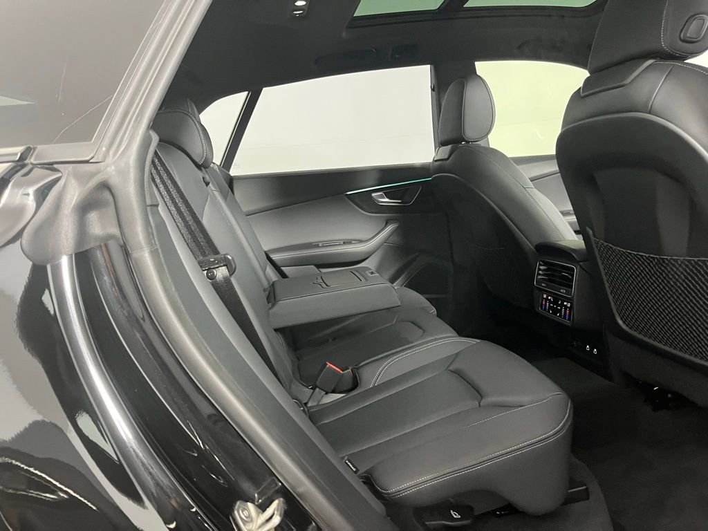 Used 2024 Audi Q8 Premium Plus w/ Premium Plus Package image 26