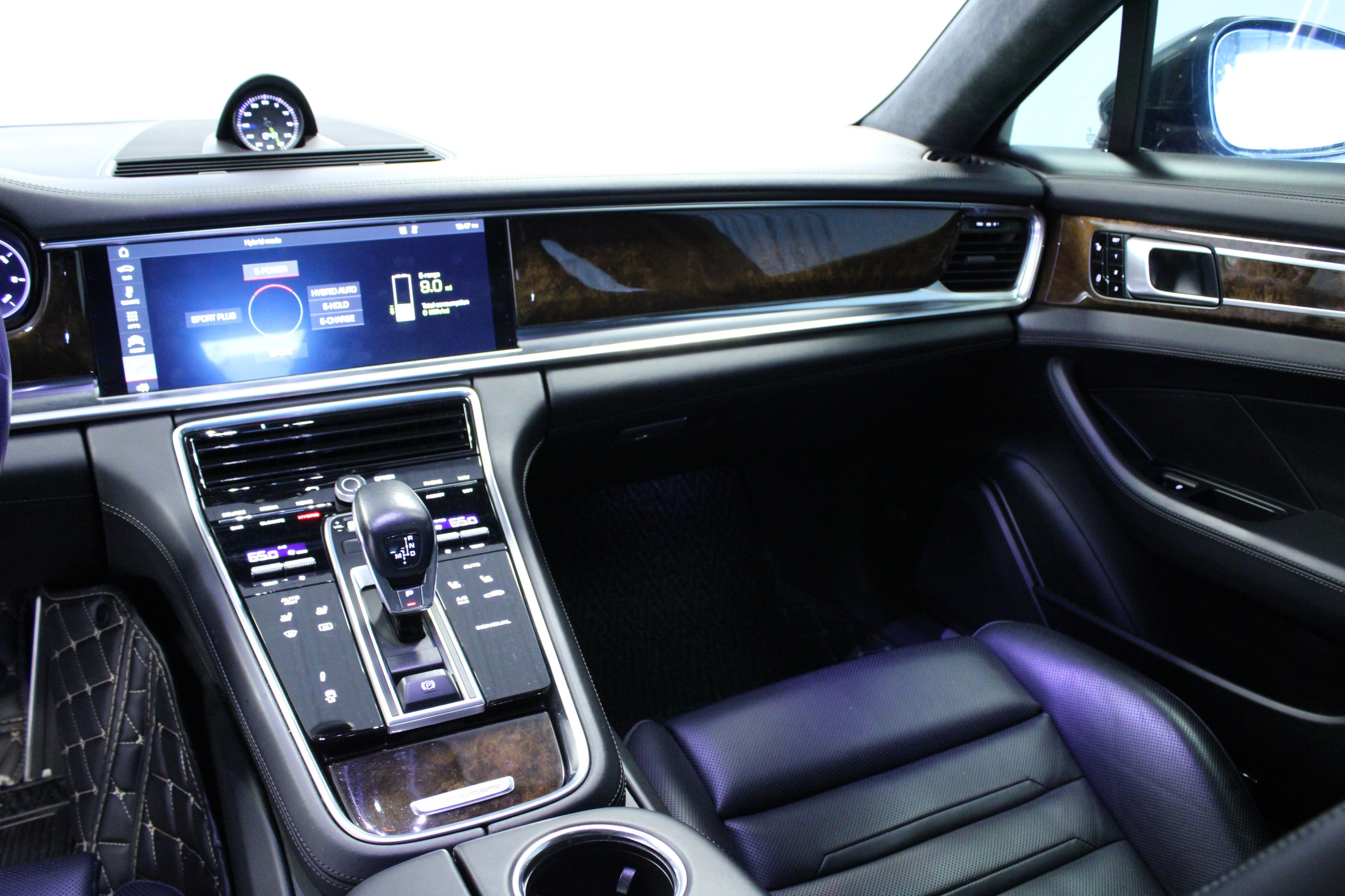 Used 2018 Porsche Panamera Turbo S image 19