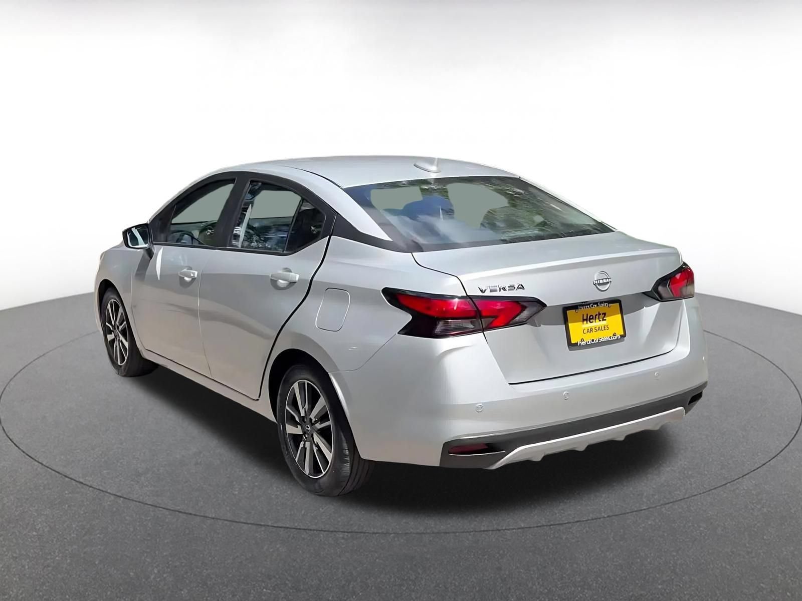 Used 2025 Nissan Versa SV FWD image 10