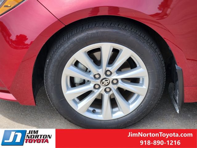 Used 2025 Toyota Corolla LE w/ LE Premium Package FWD image 14