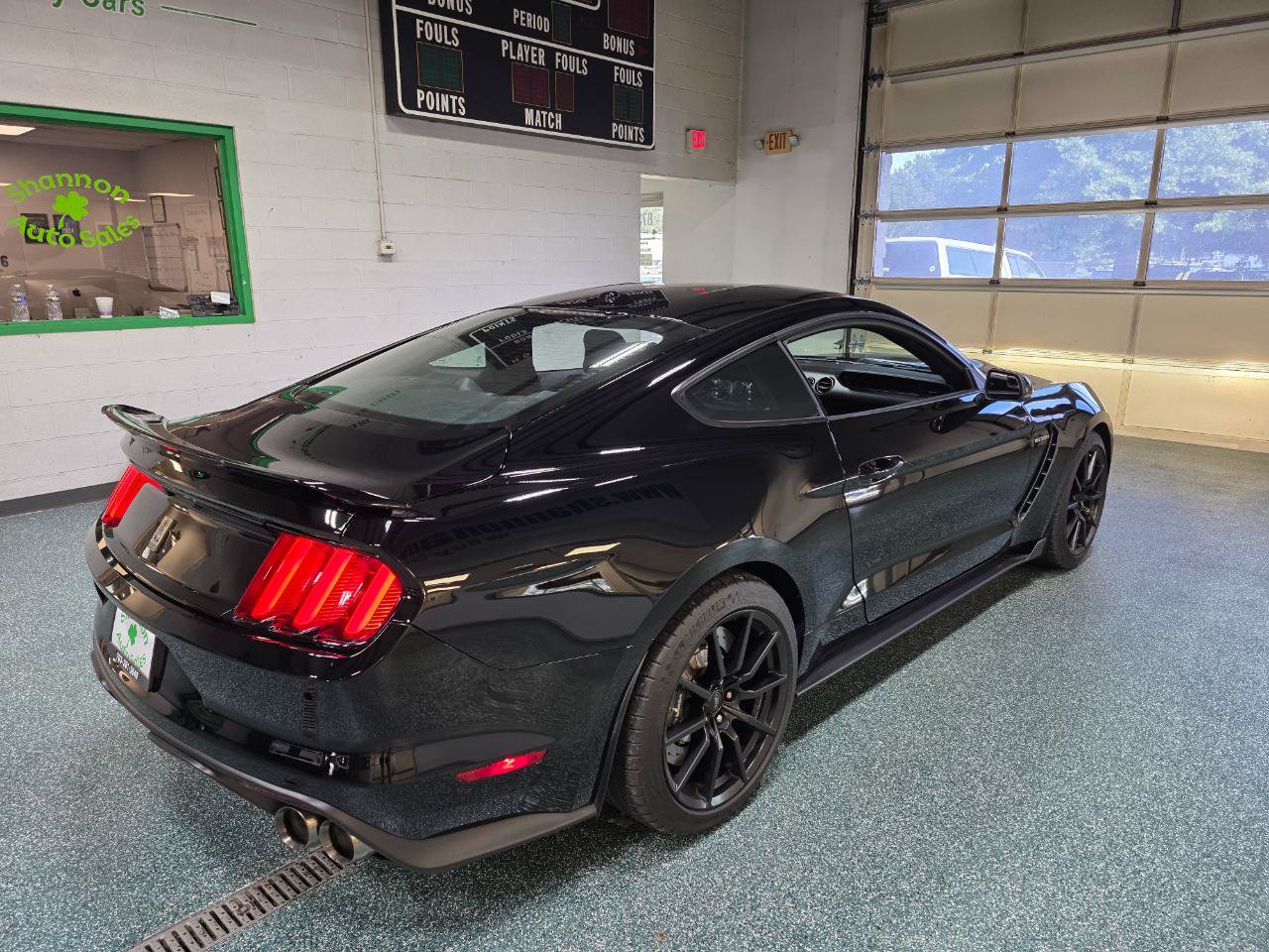 Used 2017 Ford Mustang Shelby GT350 RWD image 7