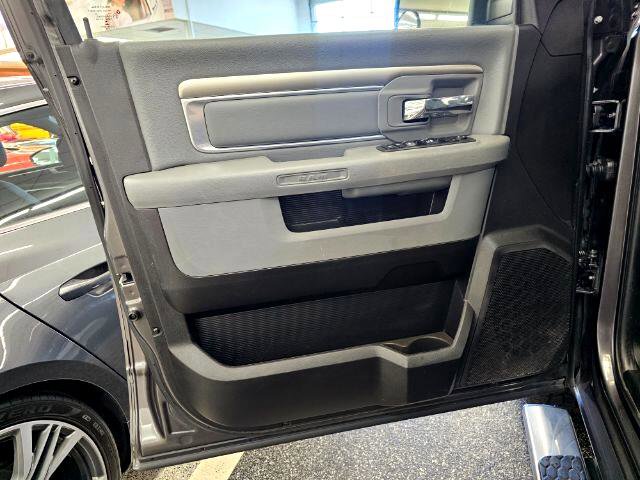 Used 2019 RAM 1500 Classic SLT image 23