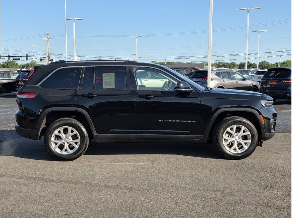 Used 2023 Jeep Grand Cherokee Limited AWD/4WD image 9