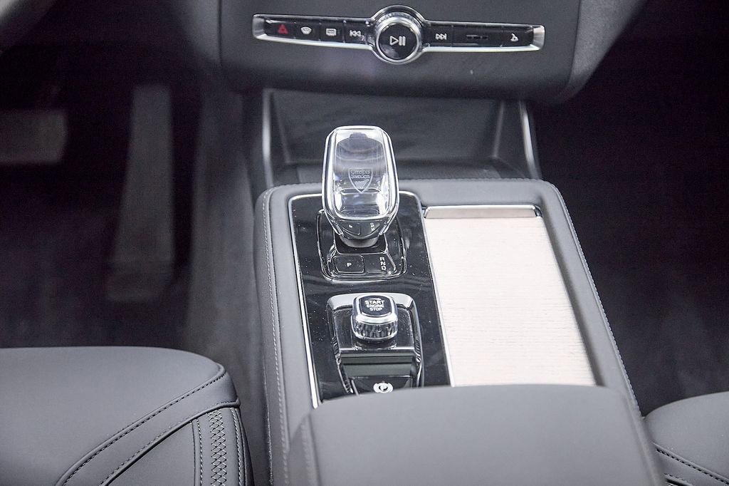 New 2026 Volvo XC90 B6 Plus w/ Protection Package Premier image 34