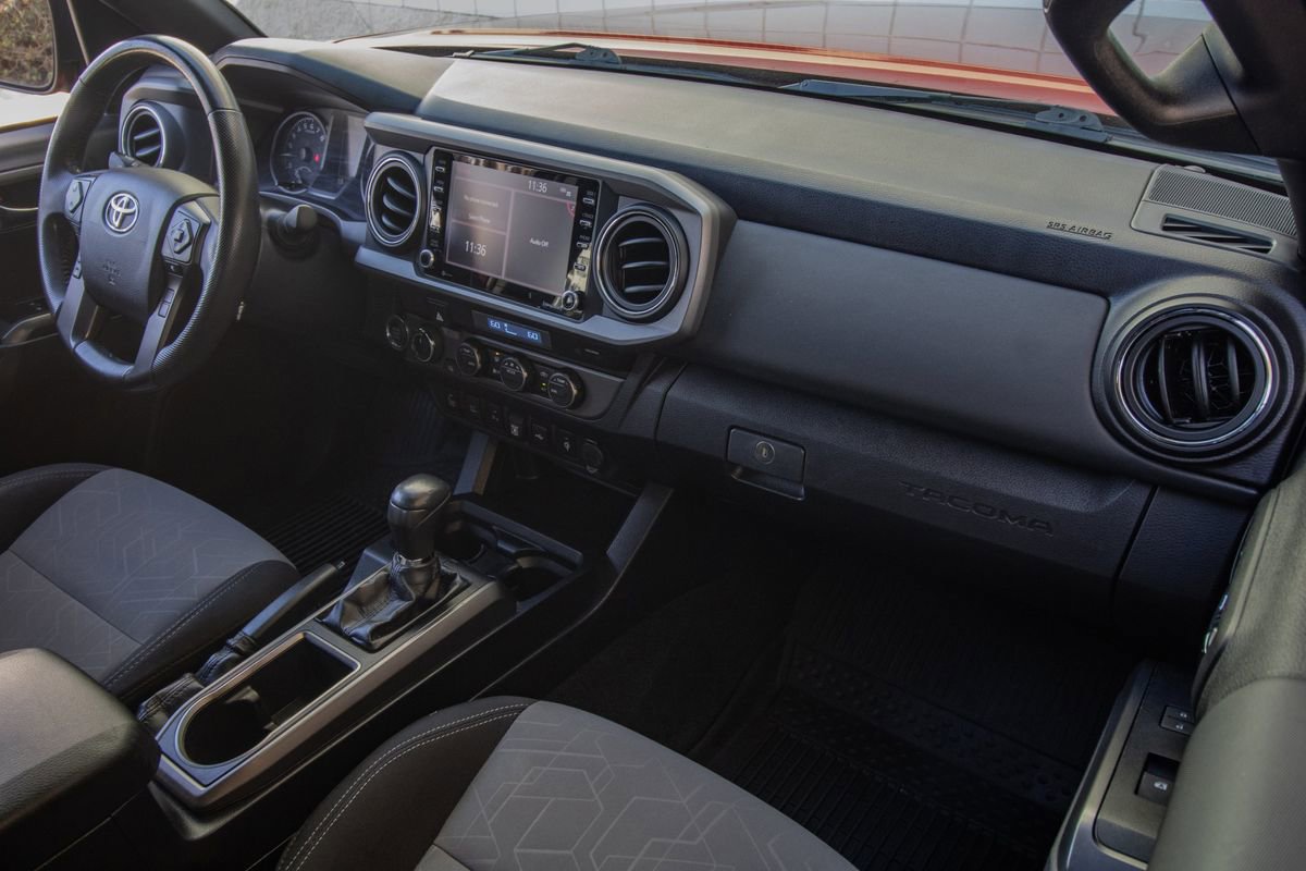 Used 2022 Toyota Tacoma TRD Off-Road image 22