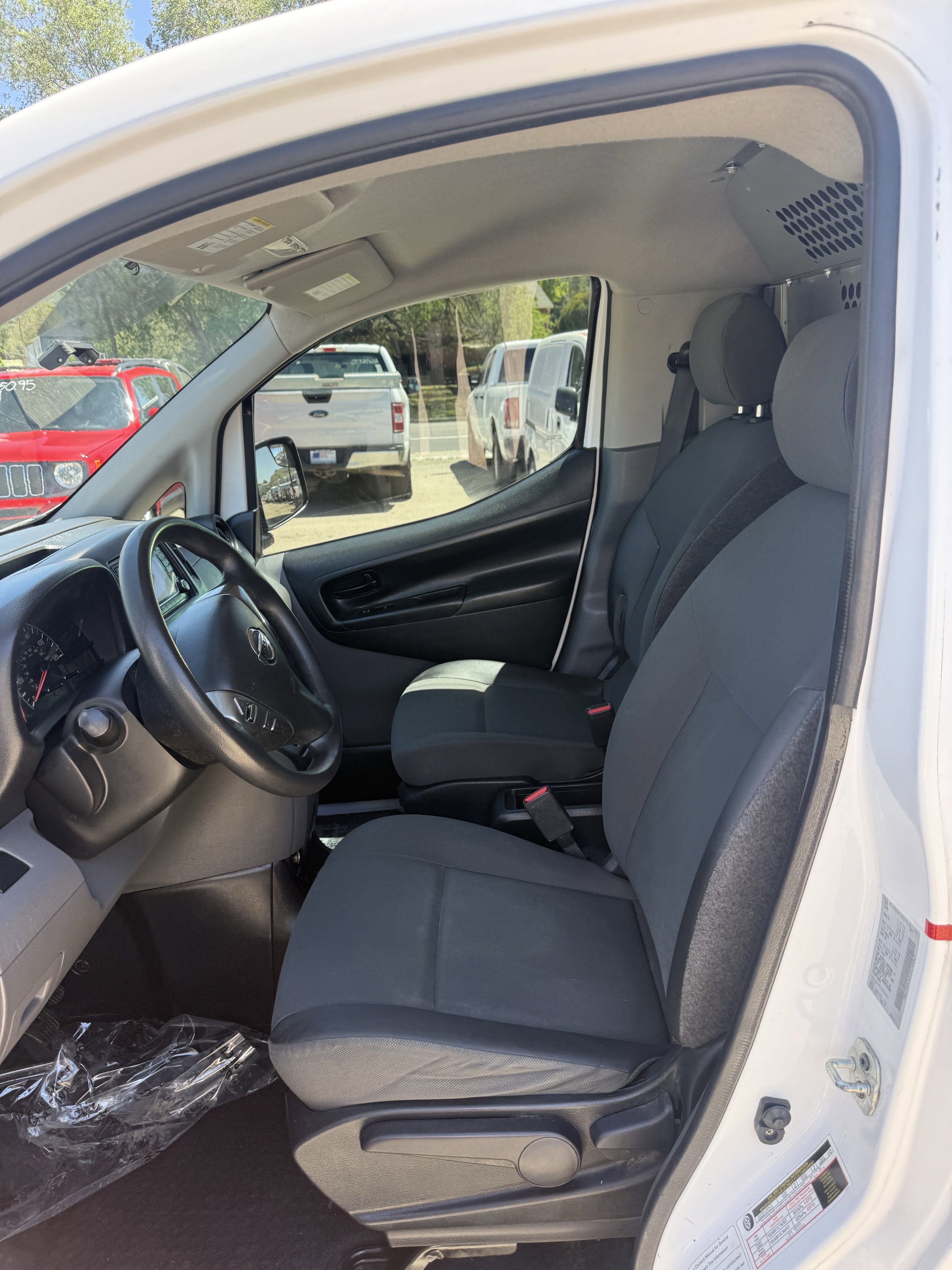 Used 2018 Nissan NV200 S FWD image 10