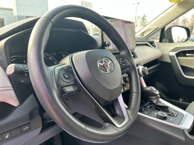 Used 2023 Toyota RAV4 XLE Premium image 37